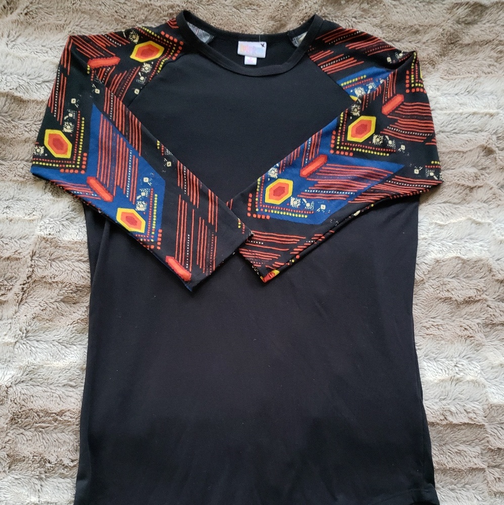 LULAROE BLACK LONG SLEEVE TOP..SIZE‎ S